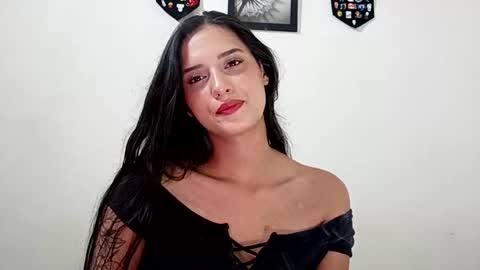 Snapshot of lyla205 chatting on 12/12/24, 02:48 lyla online show from 12/12/24, 02:48