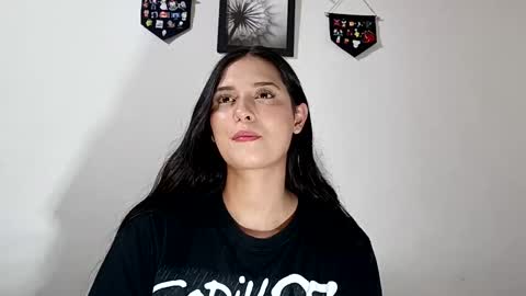 Snapshot of lyla205 chatting on 02/20/25, 12:52 lyla online show from 02/20/25, 12:52