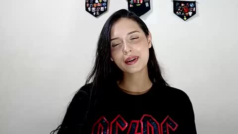 Snapshot of lyla205 chatting on 09/14/25, 03:38 lyla online show from 09/14/25, 03:38