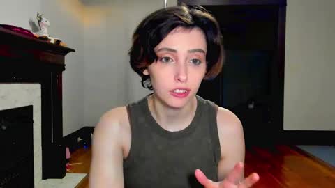 Snapshot of lylacdoll chatting on 12/16/24, 10:34 LylacDoll online show from 12/16/24, 10:34