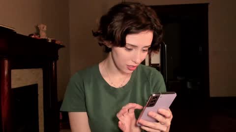 Snapshot of lylacdoll chatting on 12/30/24, 12:43 LylacDoll online show from 12/30/24, 12:43