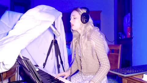 Snapshot of lylacdoll chatting on 01/15/25, 01:12 LylacDoll online show from 01/15/25, 01:12