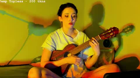 Snapshot of lylacdoll chatting on 02/02/26, 01:37 LylacDoll online show from 02/02/26, 01:37