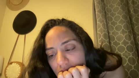 Snapshot of lylajades chatting on 02/03/25, 04:57 Olivia online show from 02/03/25, 04:57