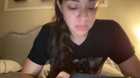 Snapshot of lylajades chatting on 11/19/25, 04:56 Olivia online show from 11/19/25, 04:56