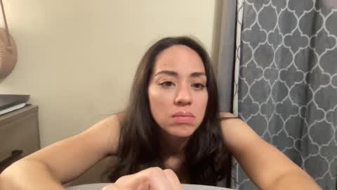 Snapshot of lylajades chatting on 02/11/26, 01:32 Olivia online show from 02/11/26, 01:32