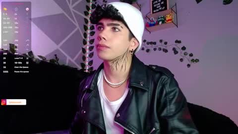 Snapshot of lylebennett_ chatting on 12/02/24, 10:39 Lyle Bennett Freelance Model online show from 12/02/24, 10:39