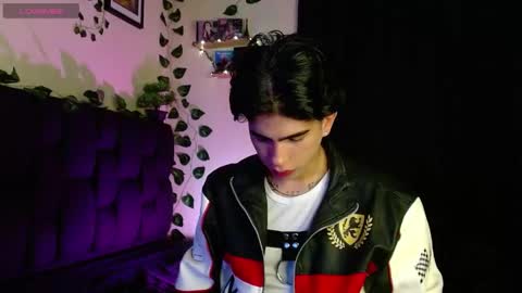 Snapshot of lylebennett_ chatting on 02/07/25, 11:01 Lyle Bennett Freelance Model online show from 02/07/25, 11:01