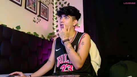 Snapshot of lylebennett_ chatting on 02/14/25, 10:17 Lyle Bennett Freelance Model online show from 02/14/25, 10:17