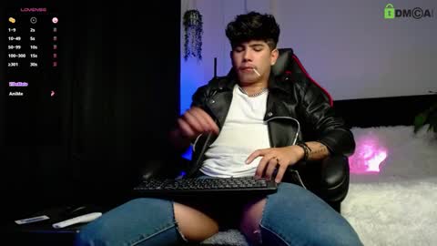 Snapshot of lylebennett_ chatting on 09/13/25, 12:49 Lyle Bennett Freelance Model online show from 09/13/25, 12:49