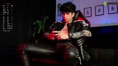 Lyle Bennett Freelance Model online show from 02/13/26, 11:50