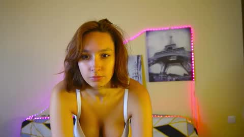Snapshot of lylianrosse chatting on 09/21/25, 06:59 Lylian online show from 09/21/25, 06:59