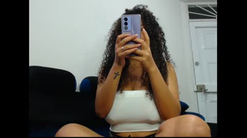 lylii_evans online show from 02/05/25, 02:19