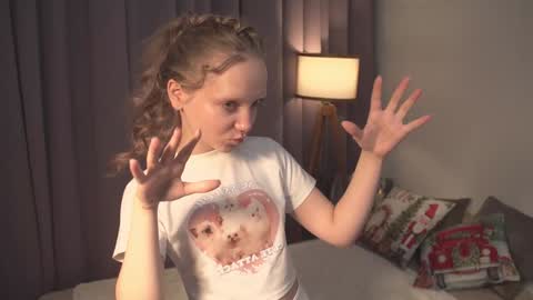 Lyly bambi online show from 12/08/24, 11:51