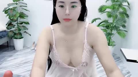 lyly_sweet97 online show from 09/25/25, 11:41