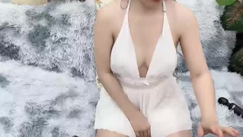 Snapshot of lyly_sweet97 chatting on 05/27/26, 12:18 lyly_sweet97 online show from 05/27/26, 12:18