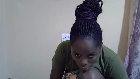 lyn_anna online show from 09/23/25, 09:34