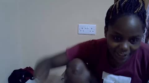 lyn_anna online show from 11/14/25, 12:15