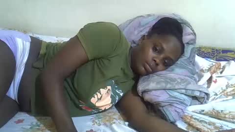 Snapshot of lyn_anna chatting on 04/19/26, 12:37 lyn_anna online show from 04/19/26, 12:37