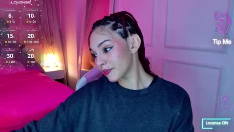 Lyna love online show from 11/12/25, 09:36