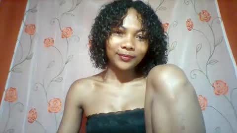 lyndah19 online show from 11/26/25, 08:48