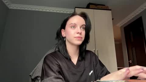 Eva online show from 05/17/26, 10:11
