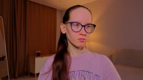 Sara online show from 03/31/26, 04:18