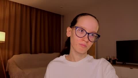 Sara online show from 04/04/26, 04:04