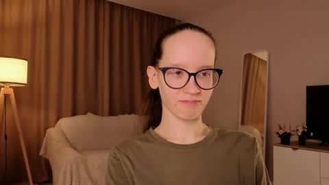 Sara online show from 04/16/26, 09:39