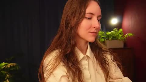 Lynn online show from 10/29/25, 04:04