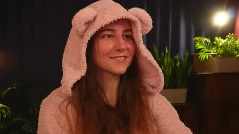 Lynn online show from 11/21/25, 03:11