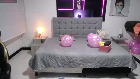 Snapshot of lynn_turner_ chatting on 04/19/26, 12:15 lynn_turner_ online show from 04/19/26, 12:15