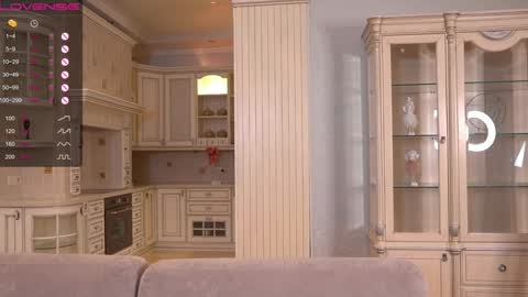 Snapshot of lynnalltop chatting on 02/03/25, 07:29 Natasha online show from 02/03/25, 07:29