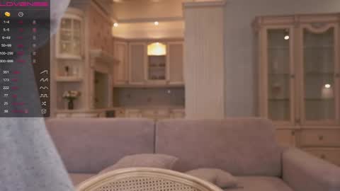 Snapshot of lynnalltop chatting on 02/12/25, 04:23 Natasha online show from 02/12/25, 04:23