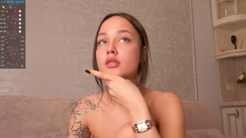 Snapshot of lynnalltop chatting on 02/14/25, 07:54 Natasha online show from 02/14/25, 07:54