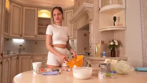 Snapshot of lynnalltop chatting on 02/28/25, 04:10 Natasha online show from 02/28/25, 04:10