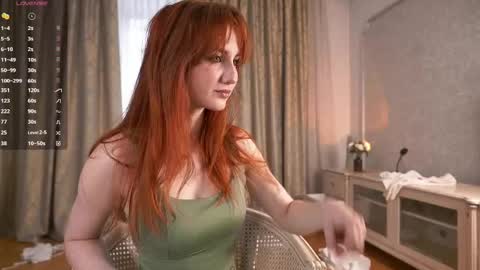 Snapshot of lynnalltop chatting on 03/06/25, 04:08 Natasha online show from 03/06/25, 04:08