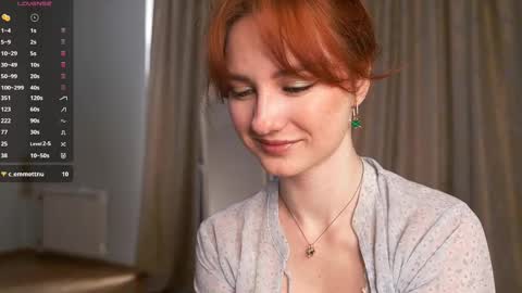 Snapshot of lynnalltop chatting on 03/08/25, 04:23 Natasha online show from 03/08/25, 04:23