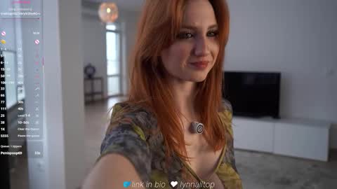 Snapshot of lynnalltop chatting on 10/01/25, 04:29 Natasha online show from 10/01/25, 04:29