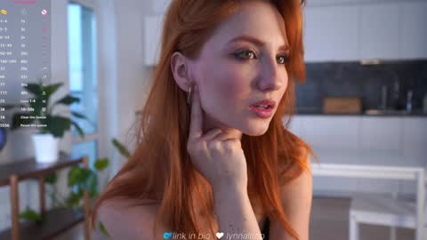 Snapshot of lynnalltop chatting on 12/01/25, 04:17 Natasha online show from 12/01/25, 04:17