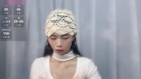 Snapshot of lynnalltop_165_keke chatting on 12/18/25, 12:11 lynnalltop_165_keke online show from 12/18/25, 12:11