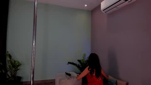 lynnsam_ online show from 02/04/25, 02:07