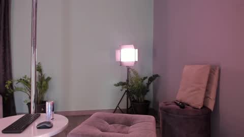 lynnsam_ online show from 02/09/25, 02:07