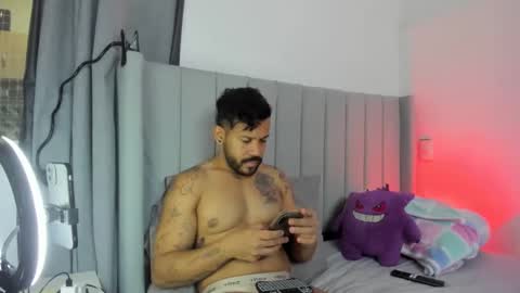 Snapshot of lyon_dark chatting on 12/14/25, 02:50 Lyon Dark online show from 12/14/25, 02:50