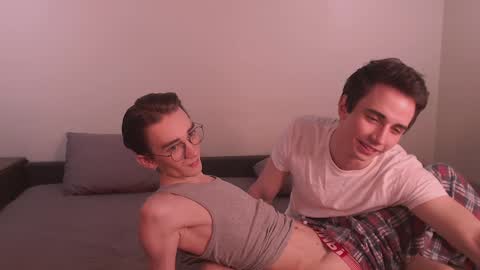 Snapshot of lyonfilm chatting on 12/02/24, 06:43 KennyEliot online show from 12/02/24, 06:43