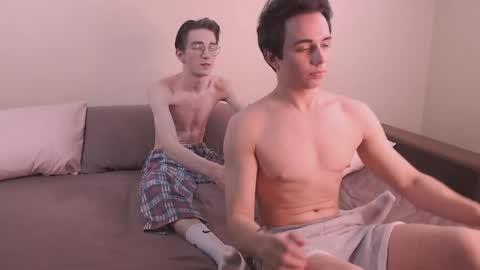 Snapshot of lyonfilm chatting on 12/14/24, 07:25 KennyEliot online show from 12/14/24, 07:25