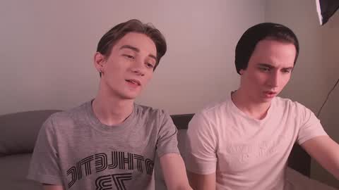 Snapshot of lyonfilm chatting on 12/18/24, 06:25 KennyEliot online show from 12/18/24, 06:25