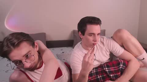 Snapshot of lyonfilm chatting on 12/27/24, 07:46 KennyEliot online show from 12/27/24, 07:46