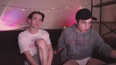 Snapshot of lyonfilm chatting on 10/18/25, 06:19 KennyEliot online show from 10/18/25, 06:19