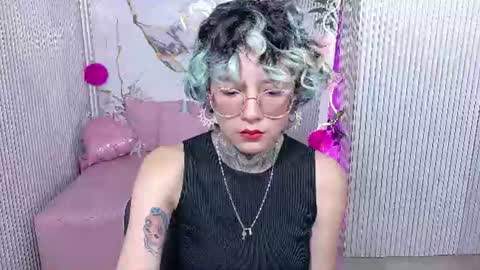 Snapshot of lyra_tay chatting on 07/12/26, 01:35 lyra_tay online show from 07/12/26, 01:35
